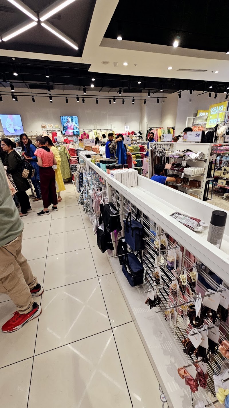 Max - Max Lower Ground Floor Pacific Mall Subhash Nagar, Najafgarh Rd, Sector 6, Khayala, Tilak Nagar, Delhi, 110018, India