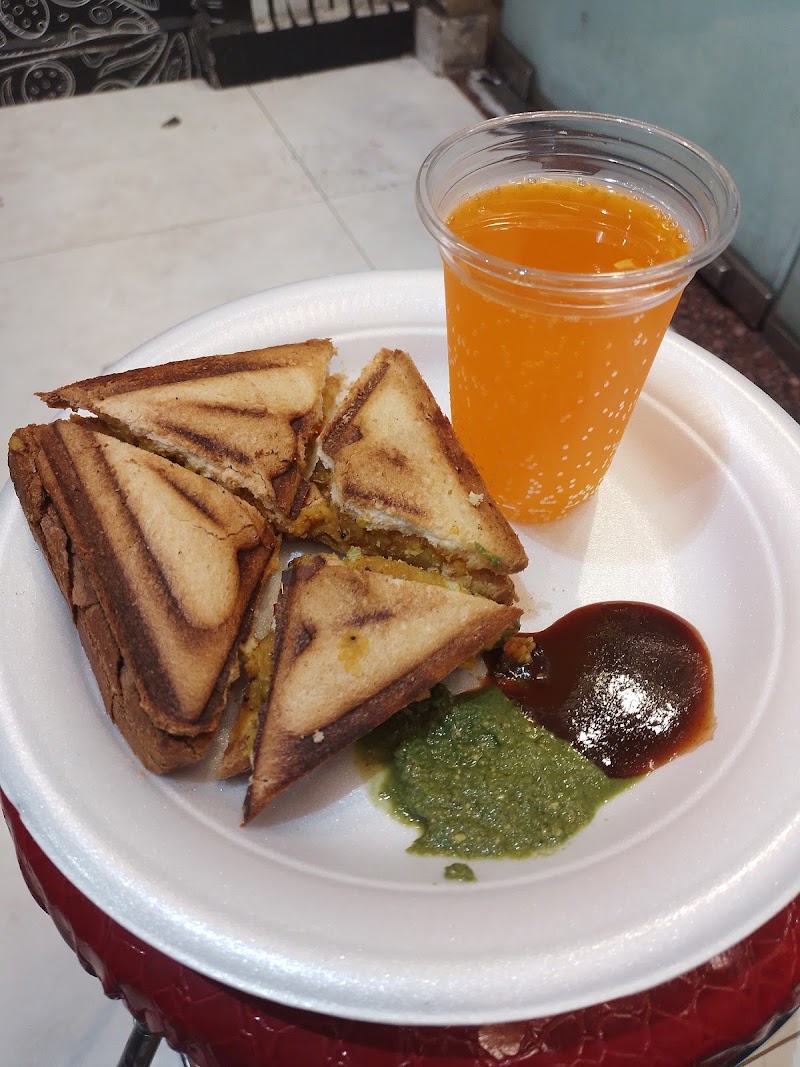 Real Cheese Cafeteria(pure vegetarian) - Real Cheese Cafeteria(pure vegetarian) 19 23 St - Al Souq Al Kabeer - Al Fahidi - Dubai - United Arab Emirates