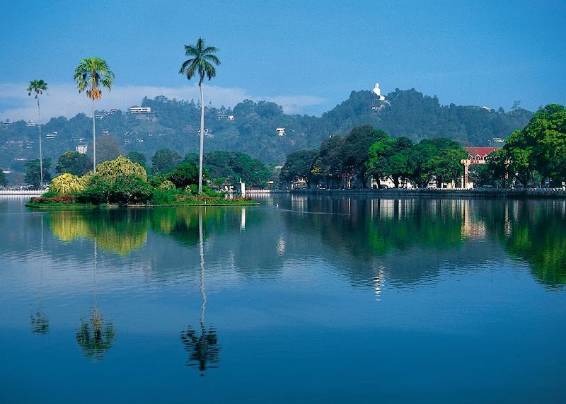 Kandy Lake - Kandy Lake, Kandy, Sri Lanka