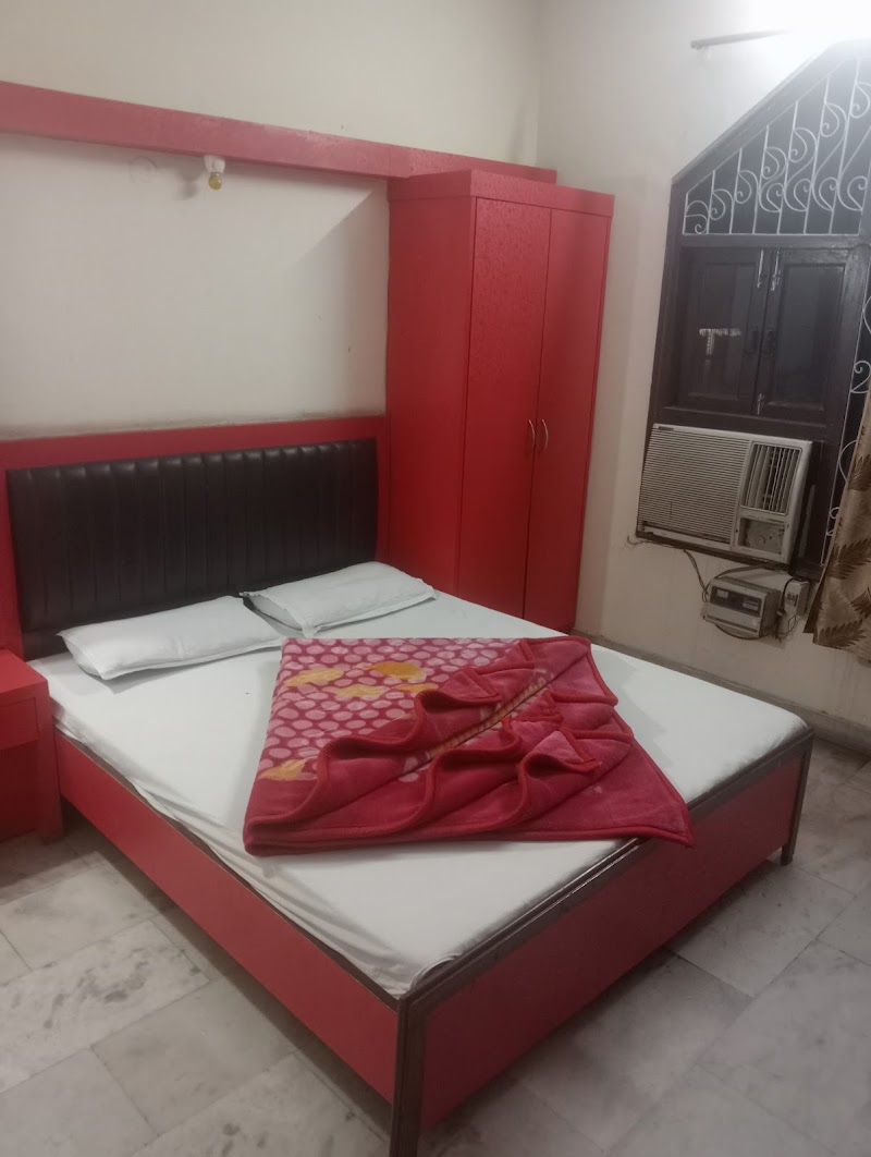 Ever Green Guest House - Ever Green Guest House, 2769, Gali Number 6, behind Mushtaq Rai Khanna Marg, Bazar Sangatrashan, Police chowki, Chuna Mandi, Paharganj, New Delhi, Delhi 110055, India