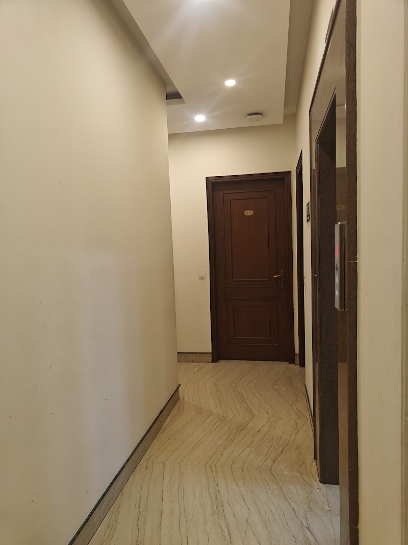 FabHotel RR Residency - Hotel in DLF Phase 2, Gurgaon - FabHotel RR Residency - Hotel in DLF Phase 2, Gurgaon 7B, Jacaranda Marg, DLF Phase 2, Sector 25, Gurugram, Haryana 122002, India