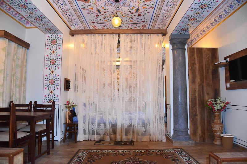 Heritage Above 1-Rooftop Restaurant & Bar - Heritage Above 1-Rooftop Restaurant & Bar Hawa Mahal Rd, Chandi Ki Taksal, Pink City, Jaipur, Rajasthan 302002, India