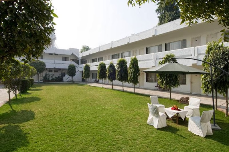 Grand Hotel - Grand Hotel, 137, Mall Rd, Agra Cantt, Idgah Colony, Agra, Uttar Pradesh 282001, India