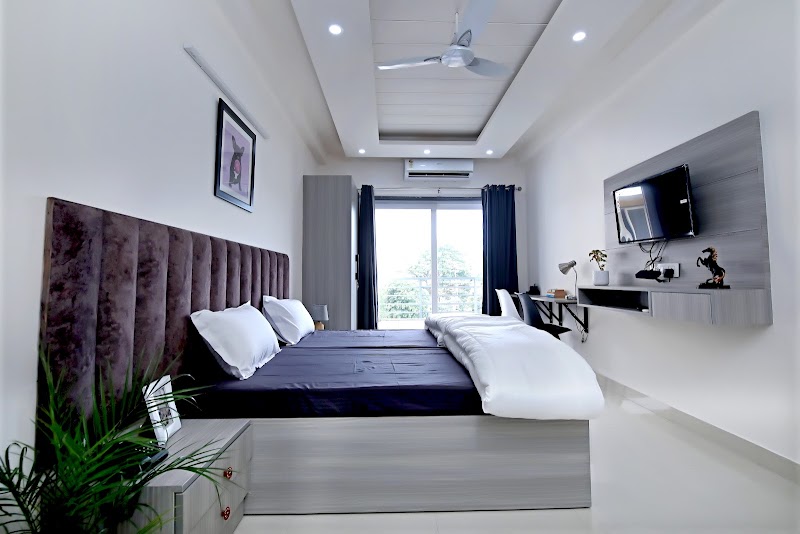 Housr 43 Paras - Housr 43 Paras House No. 1319, Sector 43, Gurugram, Haryana 122009, India