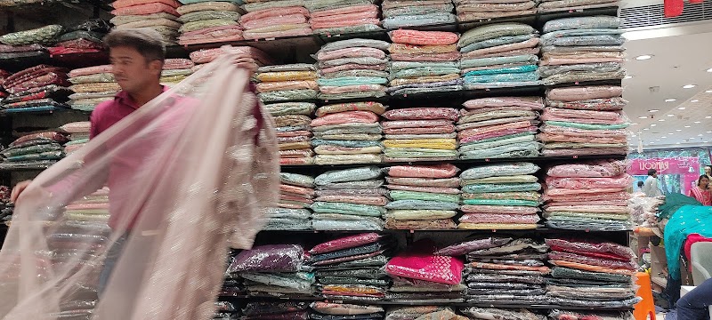 Rangoli Sarees Gariahat | Kolkata - Rangoli Sarees Gariahat | Kolkata, 117A, Rash Behari Ave, opposite Triangular Park, Dover Terrace, Gariahat, Kolkata, West Bengal 700029, India