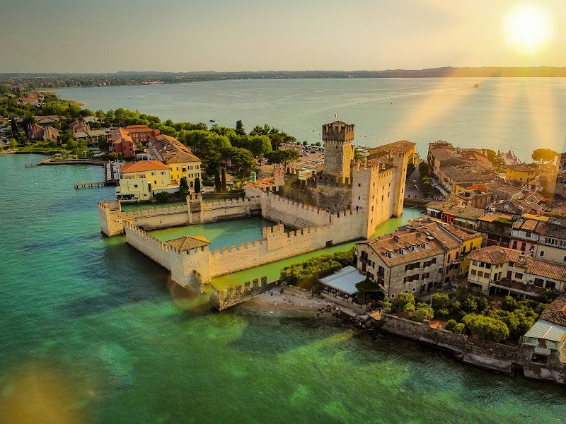 Castello Scaligero di Sirmione - Castello Scaligero di Sirmione P.za Castello, 34, 25019 Sirmione BS, Italy