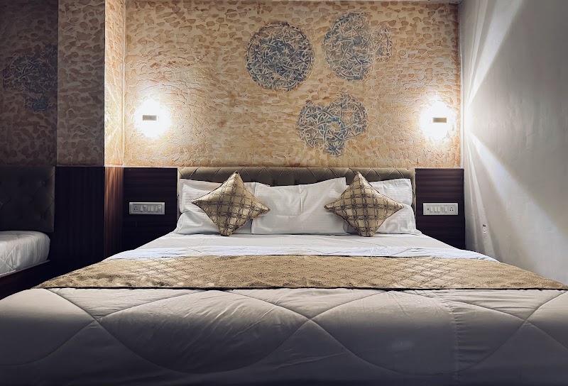 Hotel Shreeji Residency - Hotel Shreeji Residency Gandhi Chowk, nearby Ram Mandir, Pachmarhi, Pachmarhi Cantt, Madhya Pradesh 461881, India