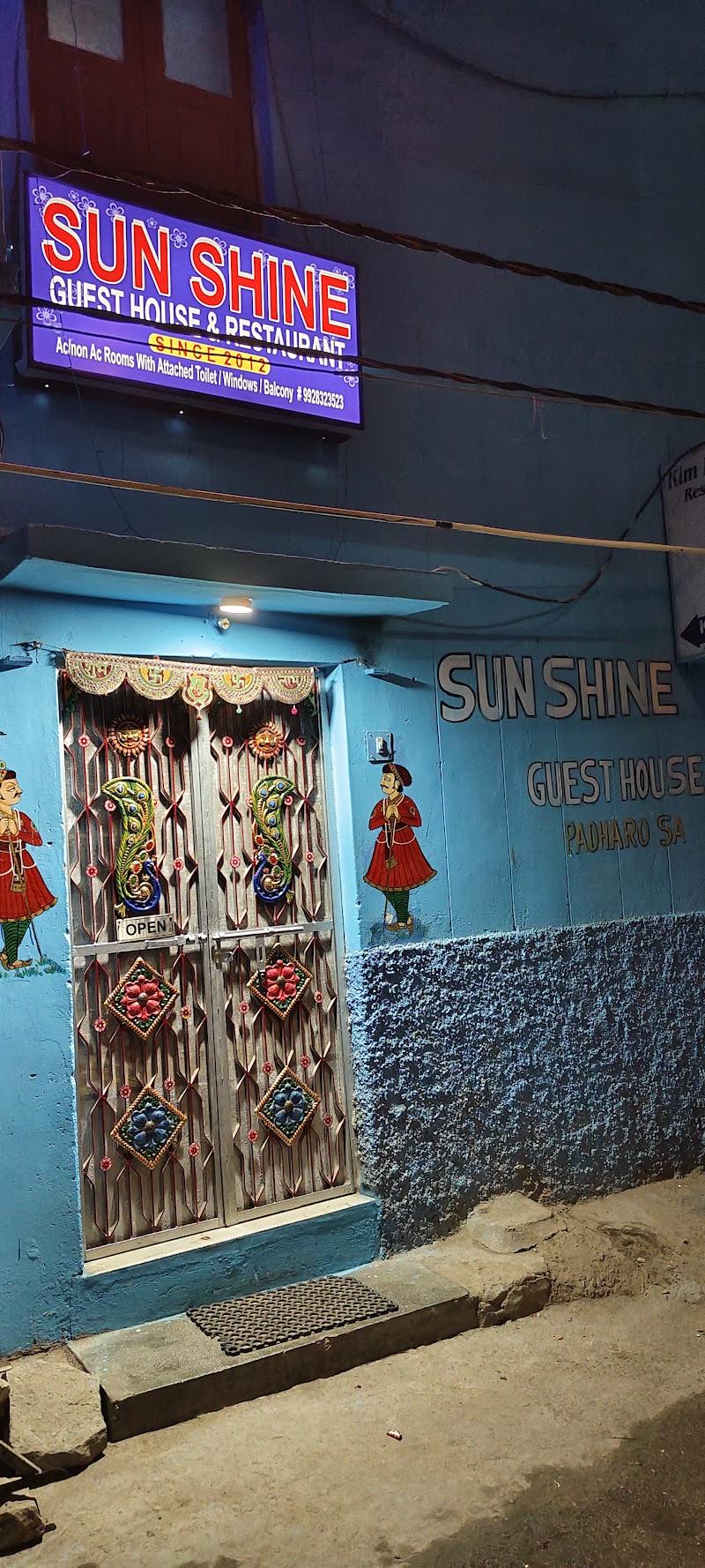 Kim Mohan'S Restaurant & Cafe