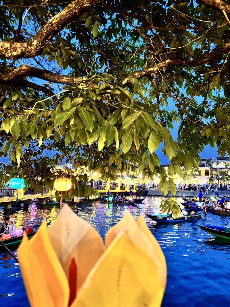 Bến thuyền thả hoa đăng trên sông Hoài - Bến thuyền thả hoa đăng trên sông Hoài, 136 Nguyễn Thái Học, Old Town, Hội An, Đà Nẵng 51000, Vietnam