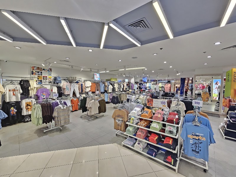 Max - Max Lower Ground Floor, Phoenix Market City Mall, Lal Bahadur Shastri Marg, Kurla West, Kurla, Mumbai, Maharashtra 400070, India