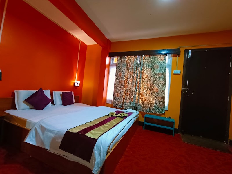 Darjeeling Comfort inn - Darjeeling Comfort inn, Dr Zakir Hussain Rd, Manbari Basti, Darjeeling, West Bengal 734101, India