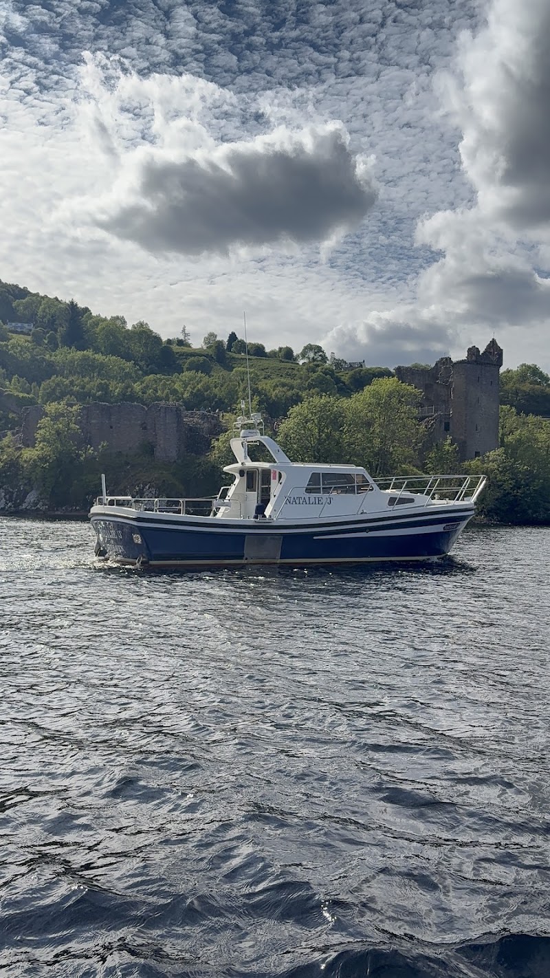 Castle Cruises Loch Ness - Castle Cruises Loch Ness, Loch Ness Hub & Travel, Drumnadrochit, Inverness IV63 6TX, UK