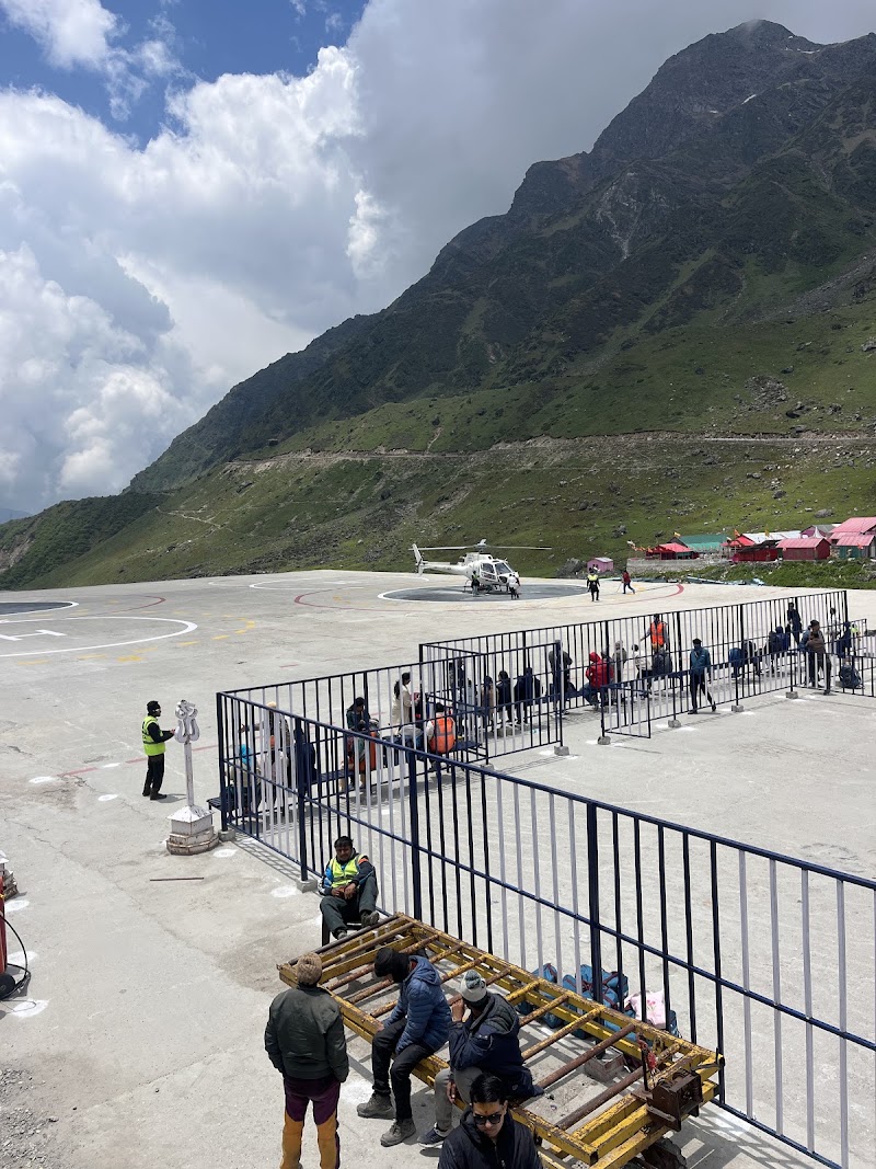 Helipad Kedarnath - Helipad Kedarnath, P3Q9+925, Trekking Way, Kedarnath, Uttarakhand 246445, India