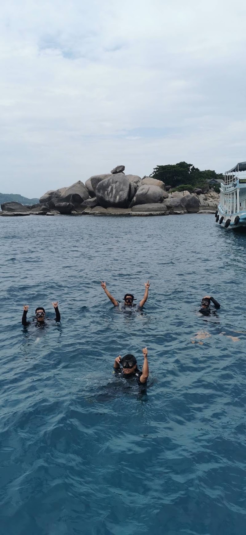 NAVA Scuba Diving - NAVA Scuba Diving, 18/25, Koh Tao, Koh Phangan, สุราษฎร์ธานี 84360, Thailand