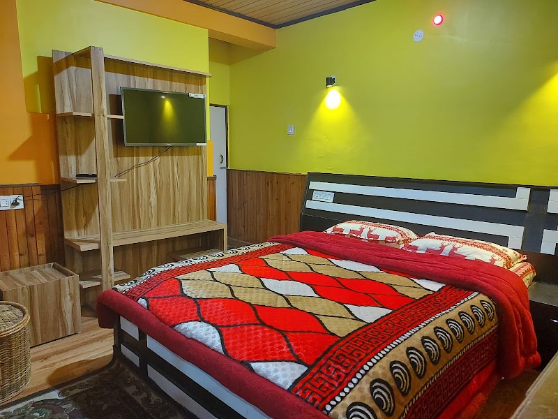 BITTA INN HOMESTAY - BITTA INN HOMESTAY Merry Villa, near Maruti Suzuki Show, Rajbari, Darjeeling, West Bengal 734101, India