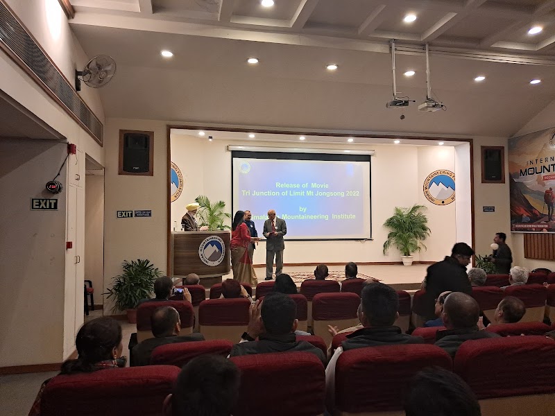 Indian Mountaineering Foundation - Indian Mountaineering Foundation H5J6+WWJ, 6, Benito Juarez Marg, South Campus, South Moti Bagh, New Delhi, Delhi 110021, India