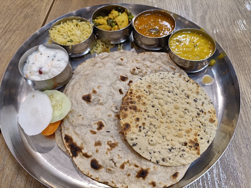 Sri Udupi Food Hub Koramangala - Sri Udupi Food Hub Koramangala Bhuwanappa Layout, 12, Hosur Rd, opp. Forum Mall, Tavarekere, Kaveri Layout, Koramangala, Bengaluru, Karnataka 560030, India