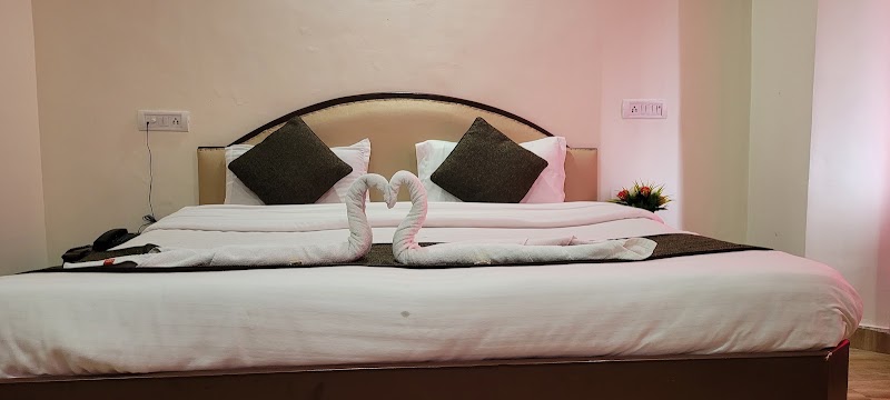 Riversun Hotel Mall Road - Riversun Hotel Mall Road Kalsia Estate, Mall Rd, The Mall Road, Mussoorie, Uttarakhand 248179, India