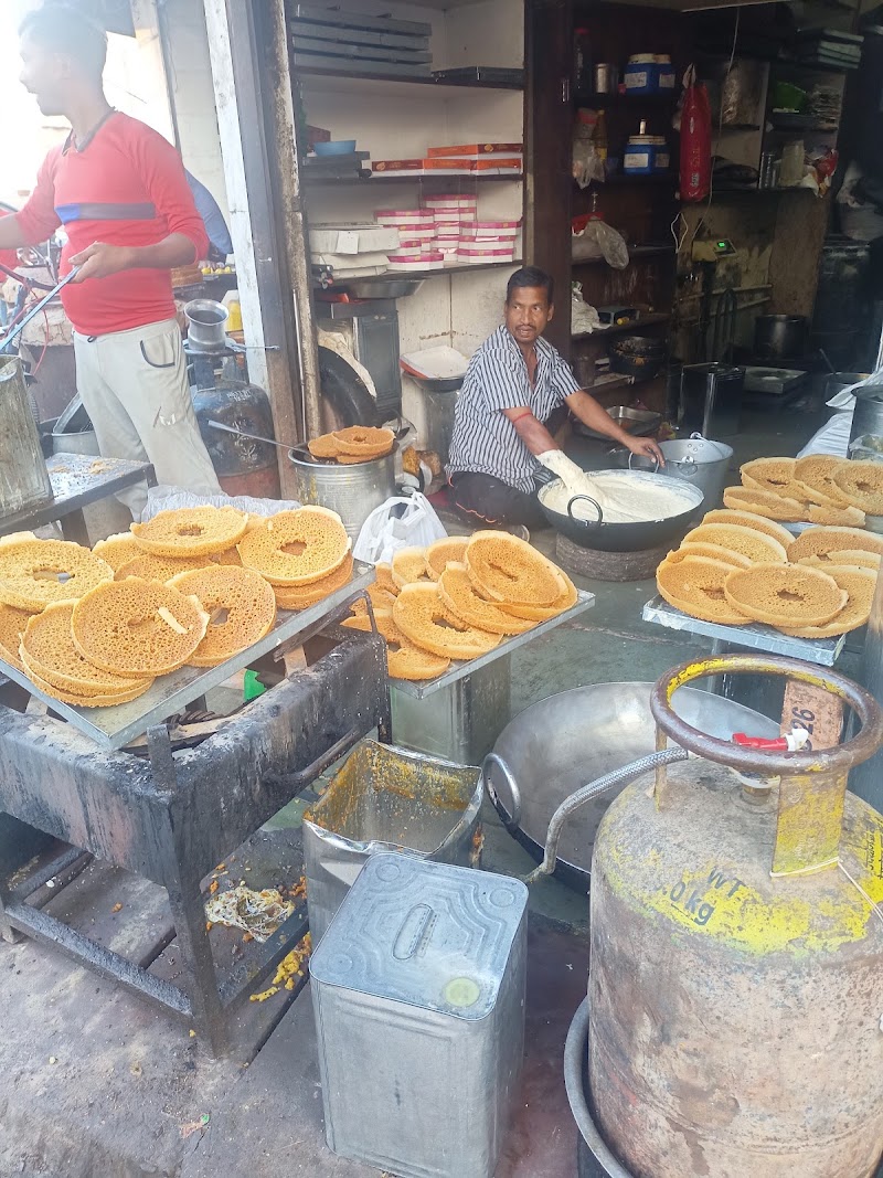 Haldiram Bhujiawala - Haldiram Bhujiawala, 2887+C32, Railway, Station Rd, Kote Gate, Bikaner, Rajasthan 334001, India