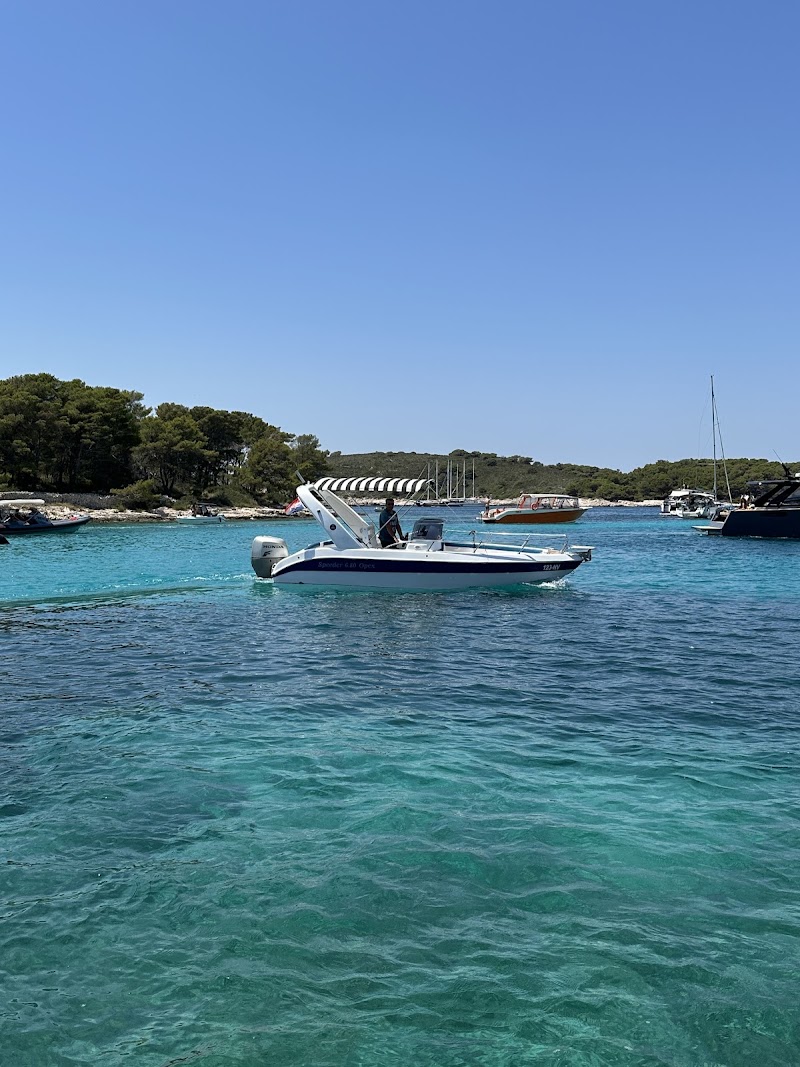Arta Private Boat Tours Hvar – Blue & Green Caves, Red Rocks, Vis & Pakleni Islands - Arta Private Boat Tours Hvar – Blue & Green Caves, Red Rocks, Vis & Pakleni Islands Domovinskog rata 37, 21450, Hvar, Croatia