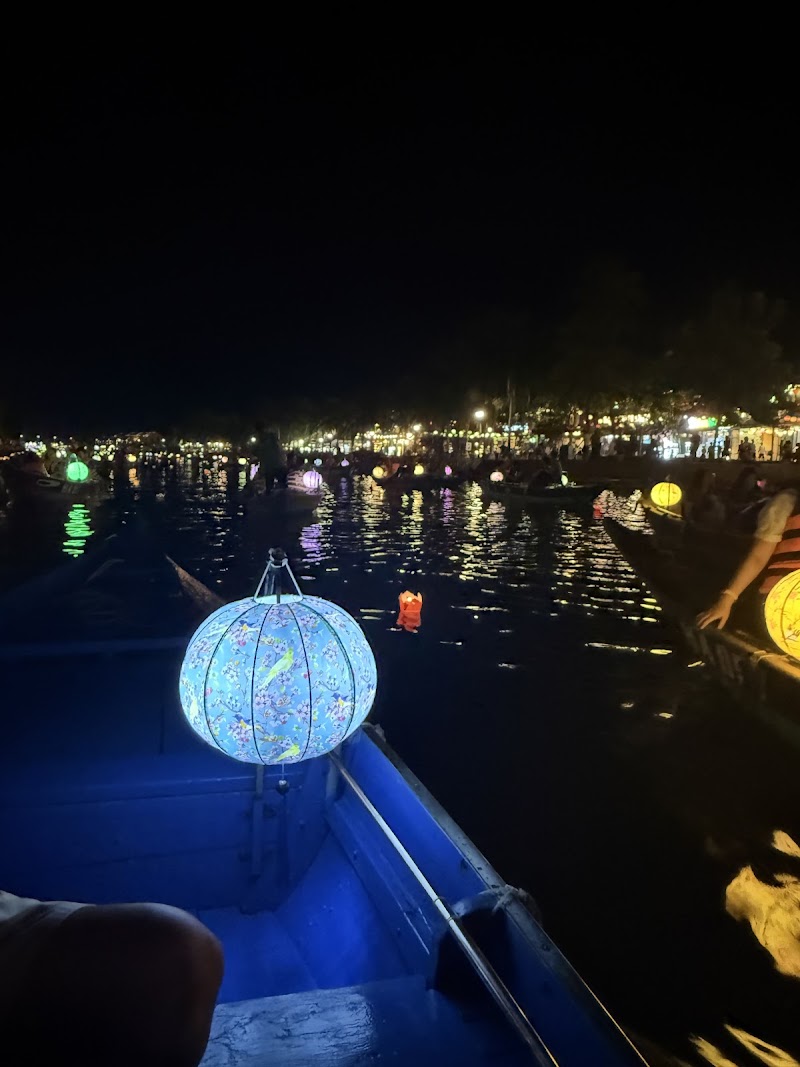 Boat Ride Ticket and Release Lantern at Hoai river in Hoi An - Boat Ride Ticket and Release Lantern at Hoai river in Hoi An, 114 Nguyễn Thái Học, Old Town, Hội An, Đà Nẵng 550000, Vietnam