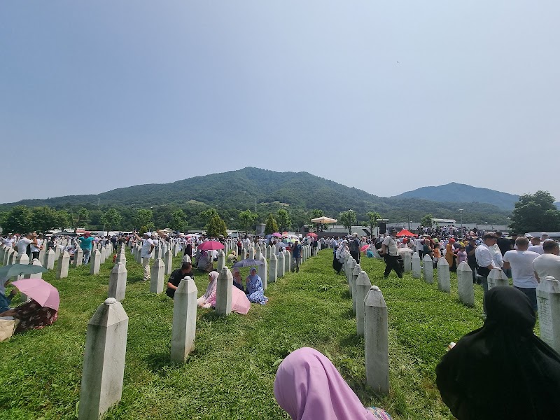 Srebrenica Memorial Center - Potocari - Srebrenica Memorial Center - Potocari, 5852+6M7, Potočari 75430, Bosnia and Herzegovina
