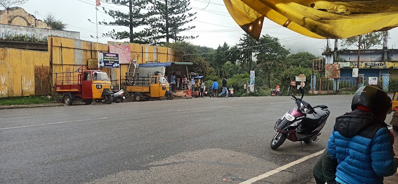 Bedford circle - Bedford circle, 9R22+2WC, No 15, Bedford Circle, opp. Indus Ind Bank, Alwarpet, Coonoor, Tamil Nadu 643101, India