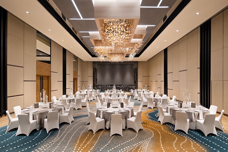 Mövenpick Hotel Jakarta City Centre - Mövenpick Hotel Jakarta City Centre Jl. Pecenongan No.7, RT.2/RW.17, Kb. Klp., Kecamatan Gambir, Kota Jakarta Pusat, Daerah Khusus Ibukota Jakarta 10120, Indonesia