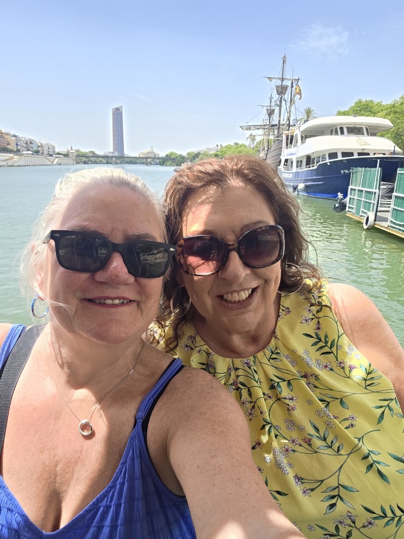 Boat trip - Boat trip Puente de S. Telmo, 7, 41013 Sevilla, Spain