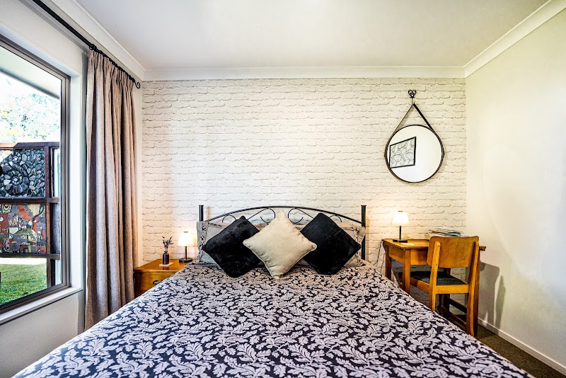 Unique Retreat - Unique Retreat, I'anson Road Minden, Tauranga 3179, New Zealand