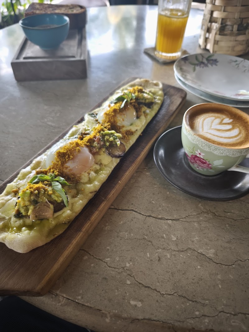 Warung Goûthé - Warung Goûthé Jl. Pantai Berawa No.7A, Tibubeneng, Kec. Kuta Utara, Kabupaten Badung, Bali 80361, Indonesia