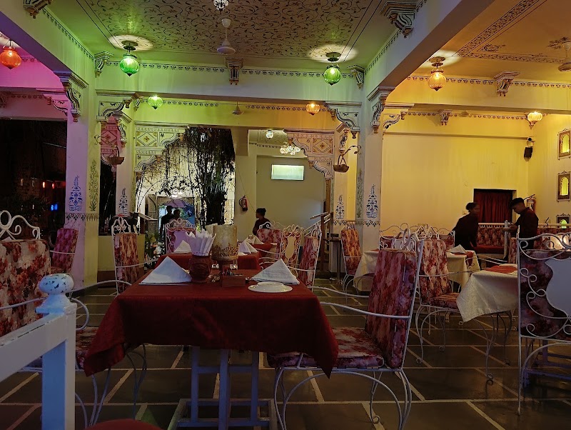 Restaurant Harigarh - Restaurant Harigarh Ambrai Rd, Outside Chandpole, Hanuman Ghat, Ambamata, Udaipur, Rajasthan 313004, India
