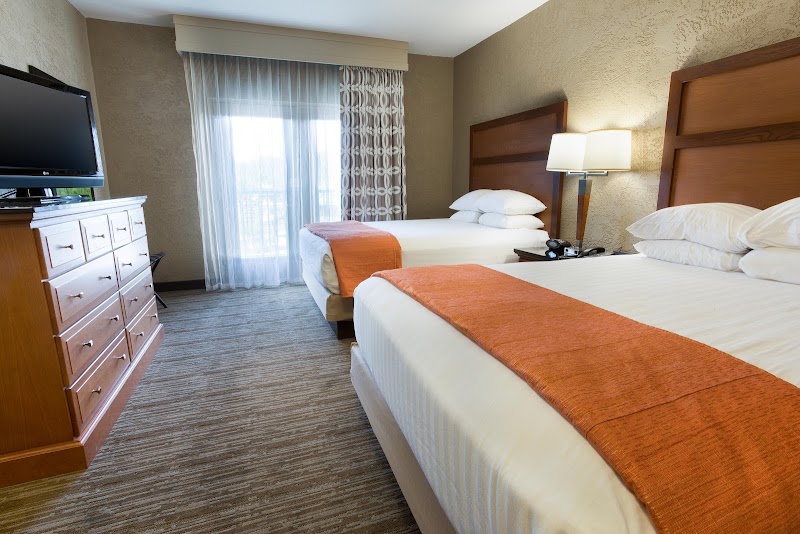 Drury Plaza Hotel Flagstaff - Drury Plaza Hotel Flagstaff, 300 S Milton Rd, Flagstaff, AZ 86001, USA
