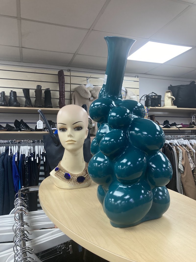 St Christopher's Hospice Shop - East Dulwich - St Christopher's Hospice Shop - East Dulwich, 85-87 Lordship Ln, London SE22 8EP, UK