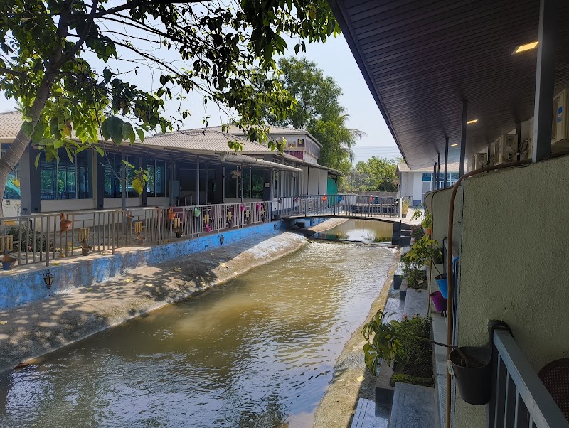 Canal Touch Resort - Canal Touch Resort Varai T. Need, Maharashtra 410201, India