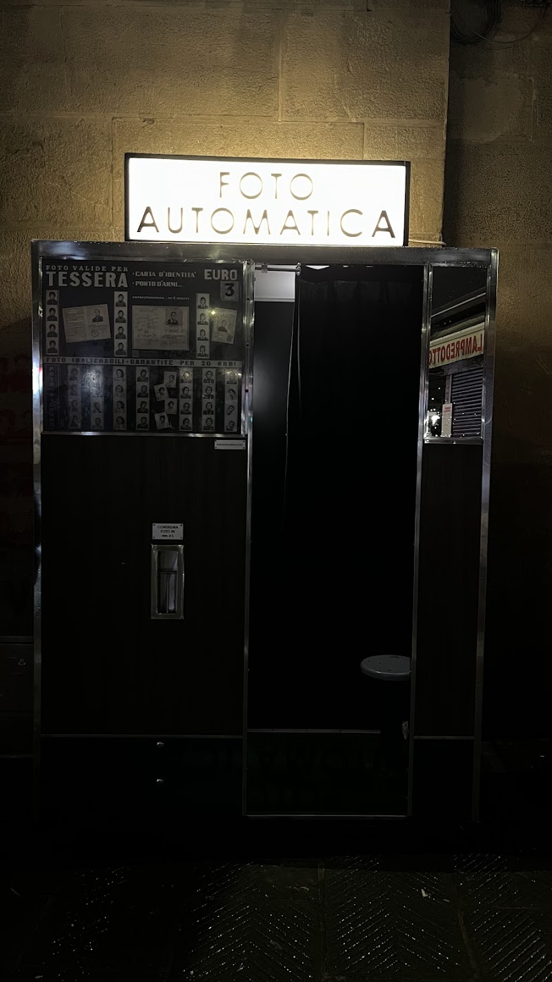 Fotoautomatica - Fotoautomatica, Largo Fratelli Alinari, 50123 Firenze FI, Italy