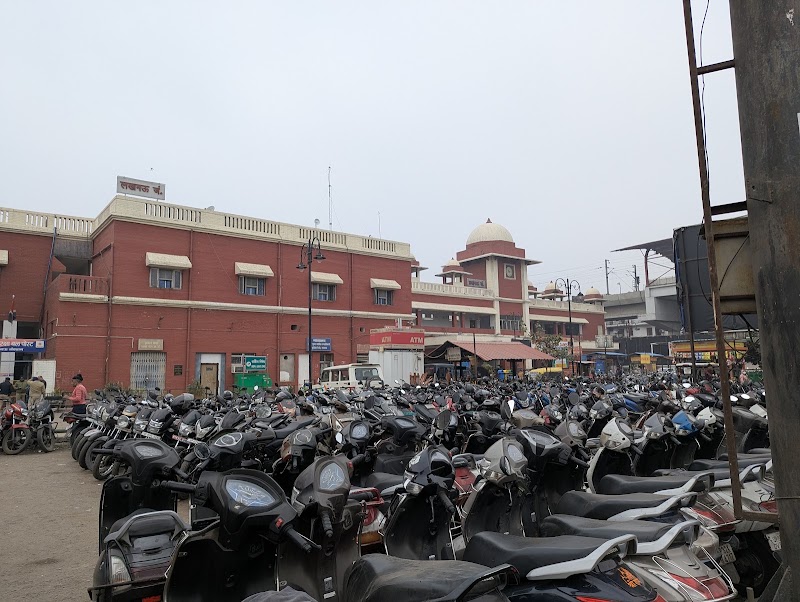 Lucknow Junction NER - Lucknow Junction NER, RWJC+MGH, Railway Colony, Charbagh, Lucknow, Uttar Pradesh 226004, India