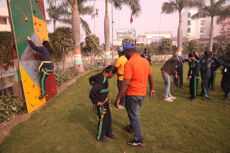 Yadu Public School, Noida Sector 73 - Yadu Public School, Noida Sector 73, 73, Sector 63 Rd, Sarfabad Village, Sarfabad, Sector 73, Noida, Uttar Pradesh 201316, India