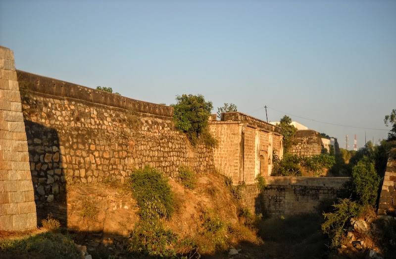 Tipu Sultan Fort - Tipu Sultan Fort, CMCR+M62, Srirangapatna, Karnataka 571438, India