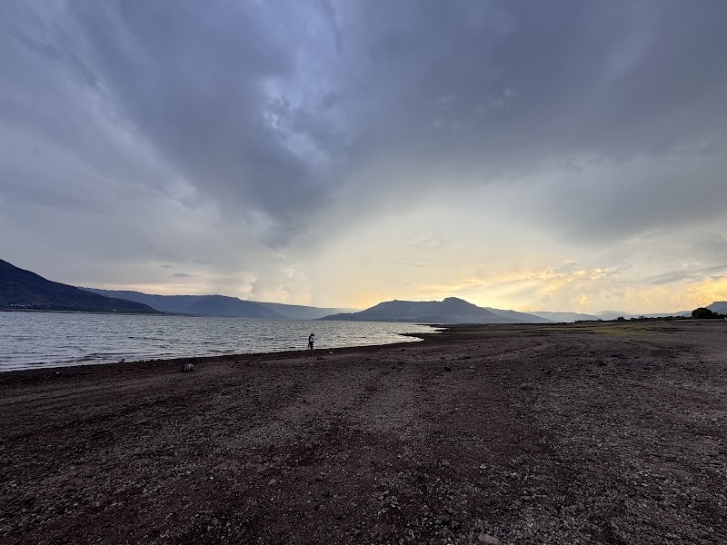 Dhom Dam Backwaters - Dhom Dam Backwaters, XRR8+5R, Velang, Dhom, Maharashtra 412803, India