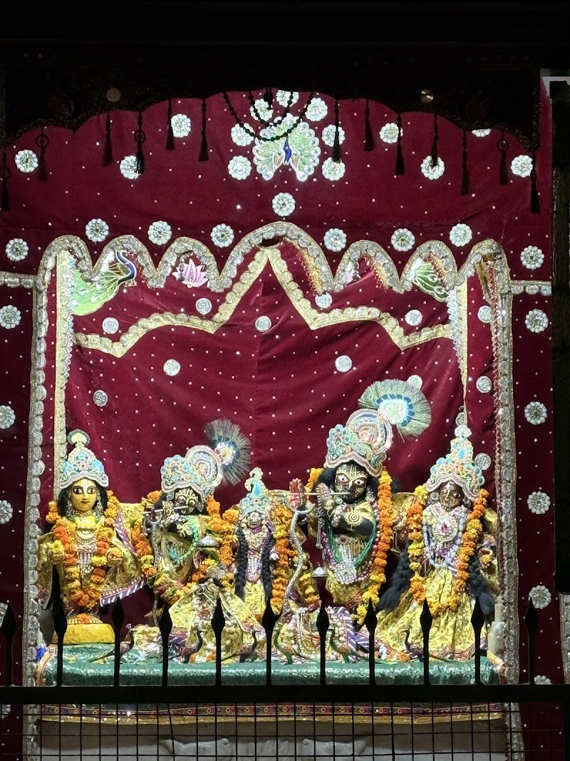 Shri Radha Gokulanand Ji Mandir, Vrindavan - Shri Radha Gokulanand Ji Mandir, Vrindavan, HMPX+FFH, Keshi Ghat, Vrindavan, Uttar Pradesh 281121, India