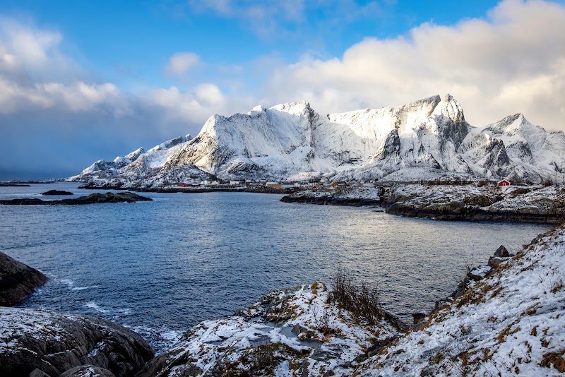Hamnoy Viewpoint and Parking - Hamnoy Viewpoint and Parking Olenilsøya, 8390 Reine, Norway