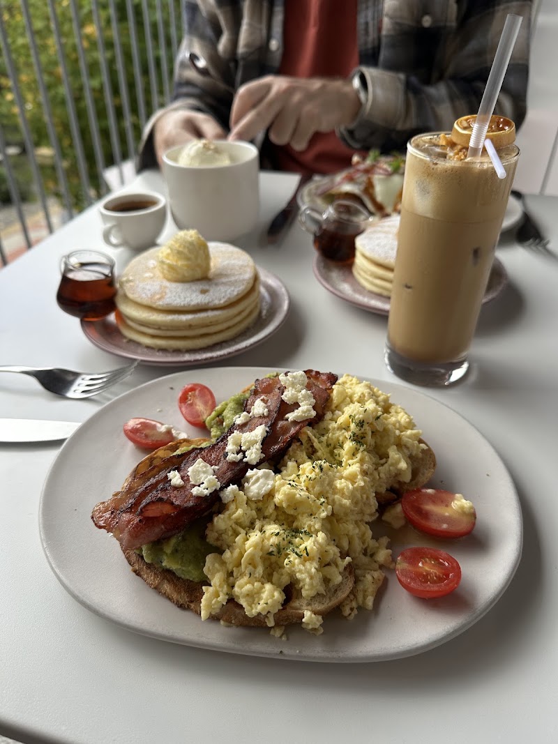 Maple Top Pancake Club - Maple Top Pancake Club 성수이로 14길, 메이플탑, 14 성수연방 2층, 성동구 서울특별시 South Korea