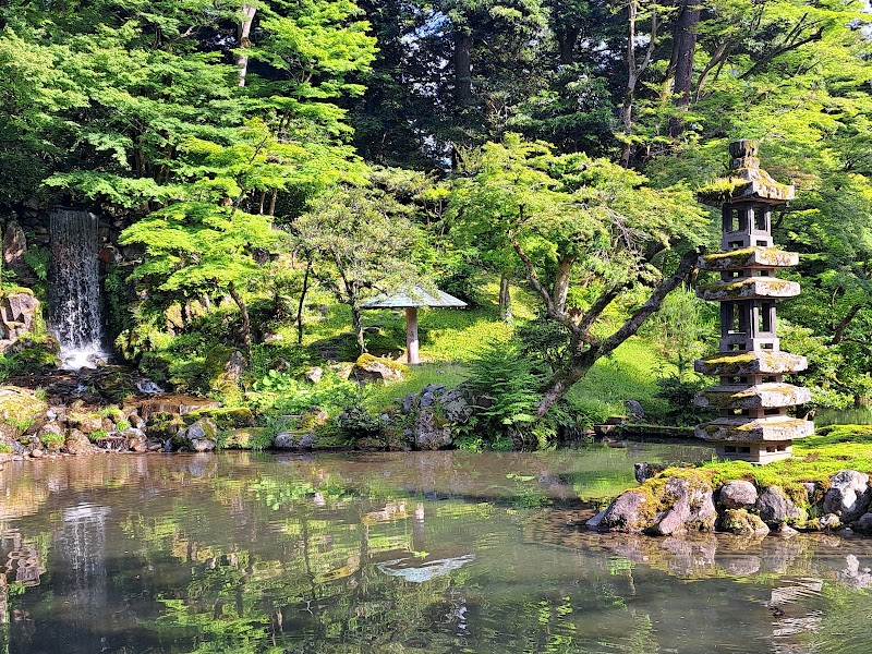 Kenroku-en - Kenroku-en 1 Kenrokumachi, Kanazawa, Ishikawa 920-0936, Japan