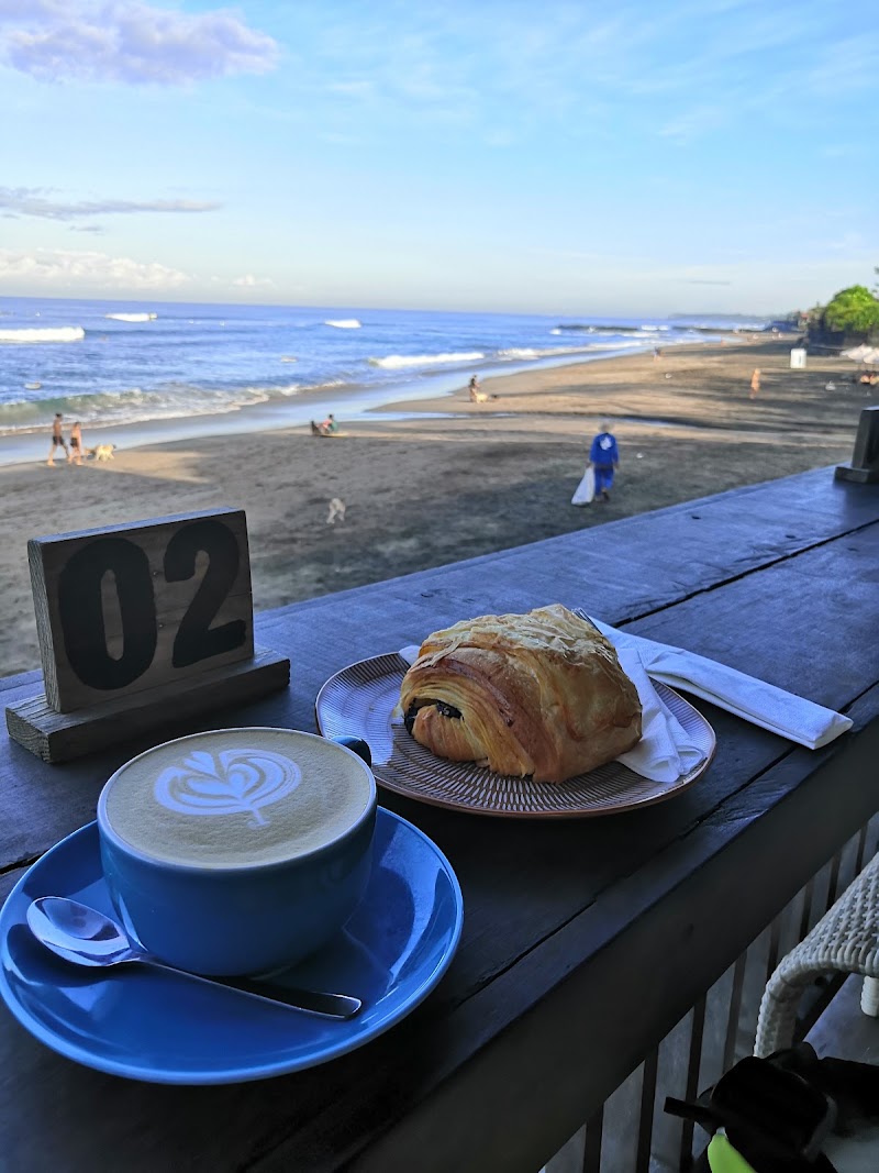 Kama Bar - Kama Bar 84RH+CVM, Jl. Pantai Batu Bolong, Canggu, Kec. Kuta Utara, Kabupaten Badung, Bali, Indonesia