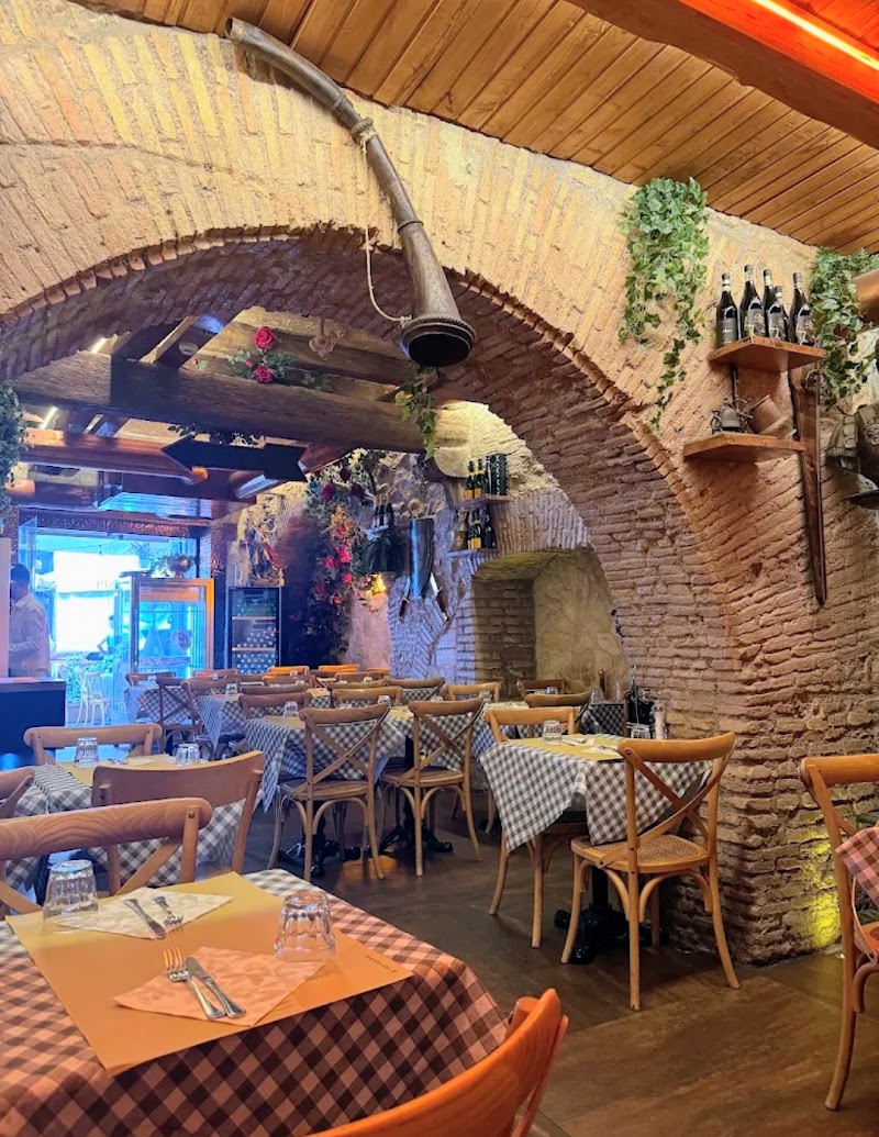 OSTERIA DA SAMU - OSTERIA DA SAMU Via del Colosseo, 72, 00184 Roma RM, Italy