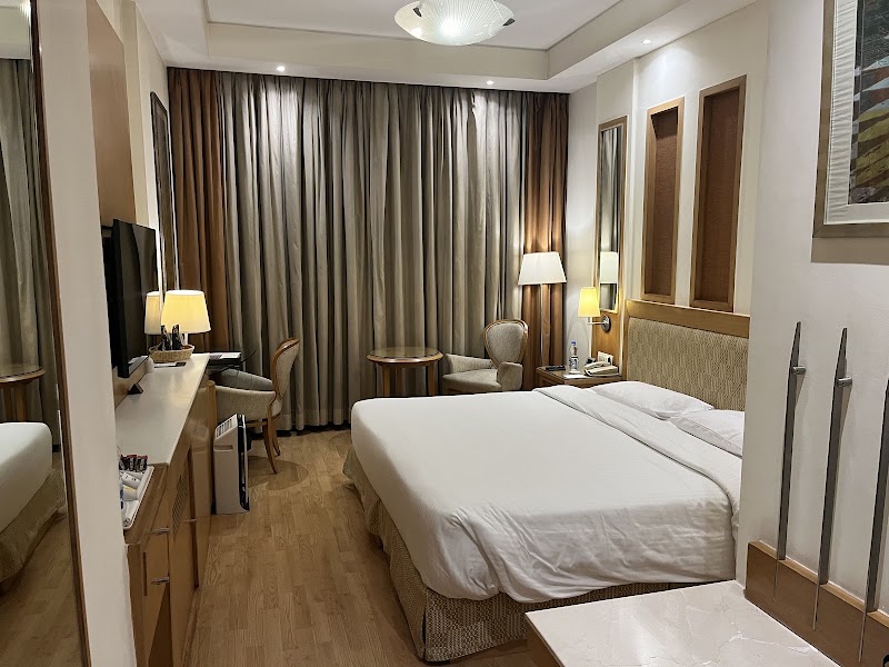 Dia Park Premier Hotel - Dia Park Premier Hotel 353 - 357 Near Huda City Centre, Sector 29, Gurugram, Haryana 122009, India