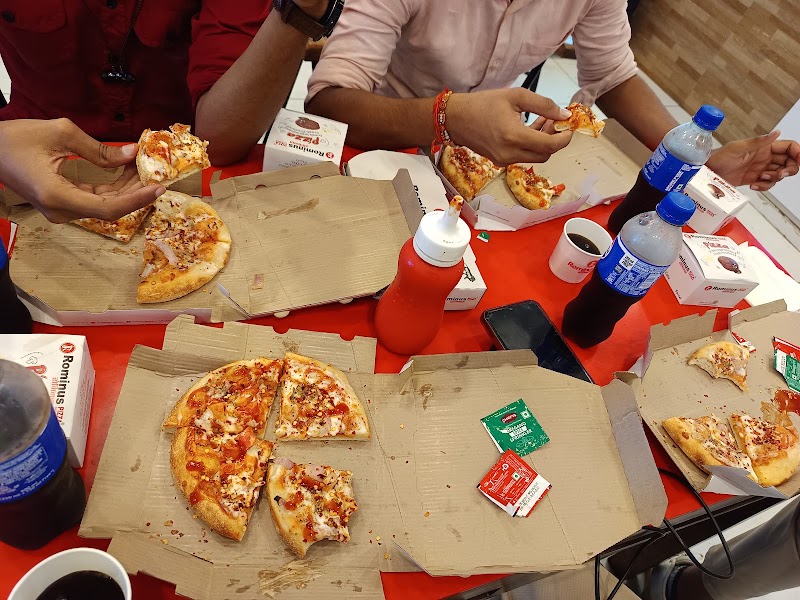 Honey Bee Cafe & Bakery - Honey Bee Cafe & Bakery, Gate, BHU, Honey Bee, Seer, Seer Govardhanpur, Varanasi, Sear Govardhan Dafi, Uttar Pradesh 221011, India