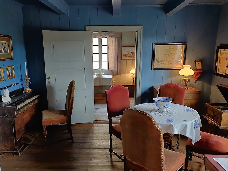 Norwegian House - Norwegian House, Hafnargata 5, 340 Stykkishólmur, Iceland