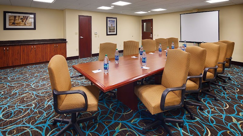 Days Inn & Suites Sam Houston Tollway - Days Inn & Suites Sam Houston Tollway 8049 North Sam Houston Pkwy W, Houston, TX 77064, USA